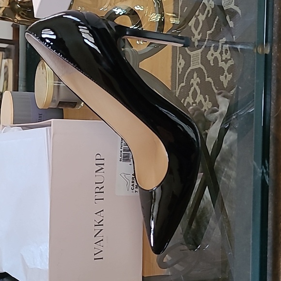 Ivanka Trump Black Carra patent heels 7M - Picture 3 of 7
